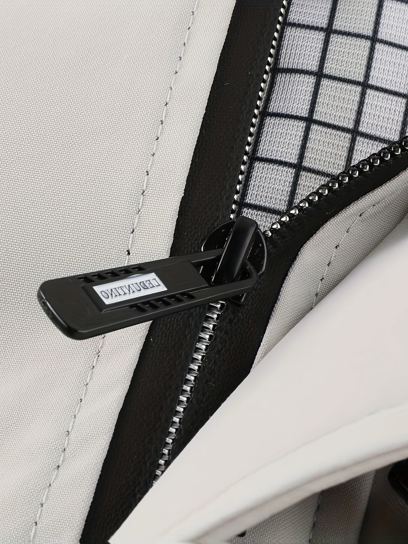 Men’s Outdoor Hooded Jacket | Windproof Zip-Up Design