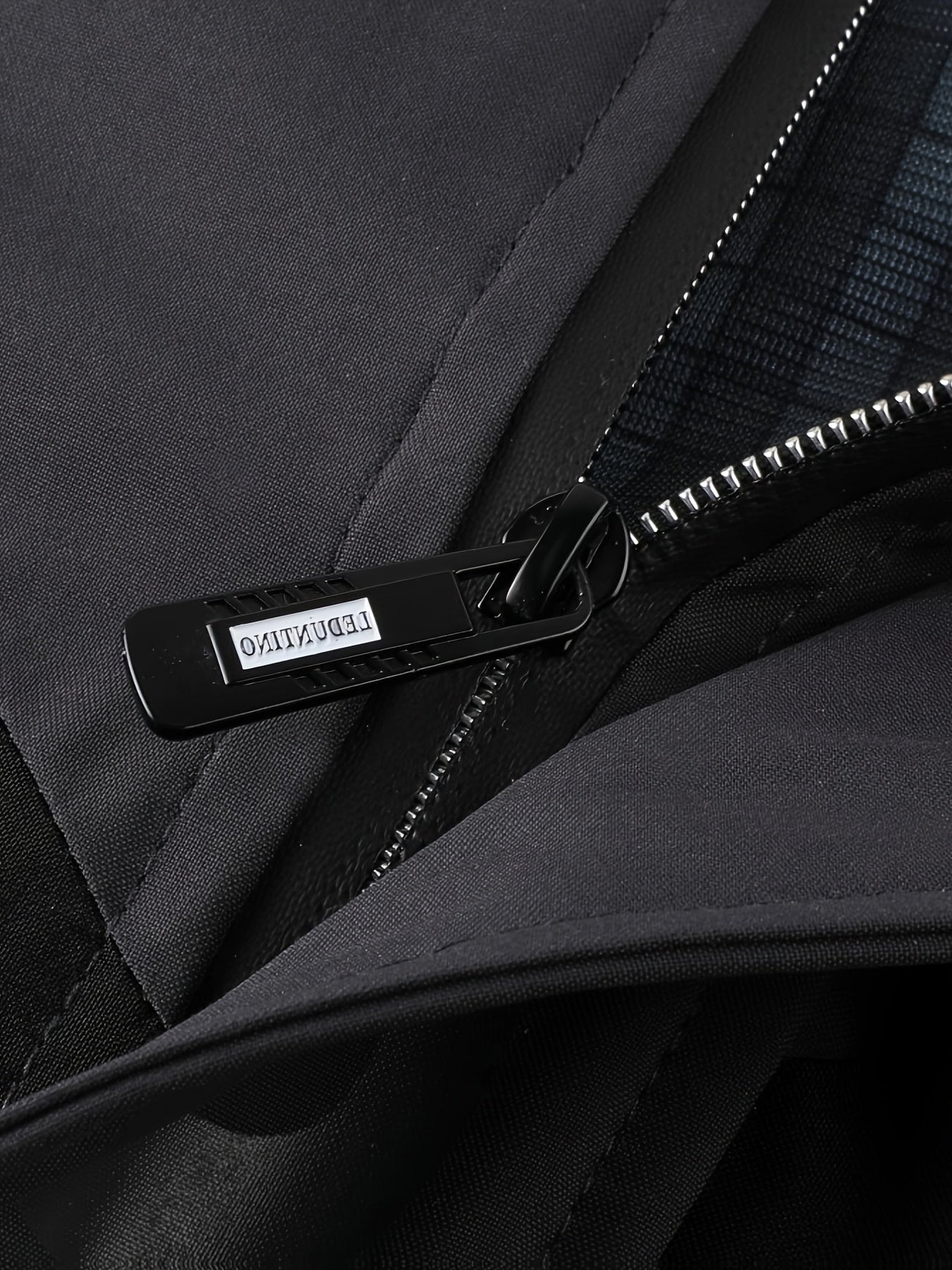 Men’s Outdoor Hooded Jacket | Windproof Zip-Up Design