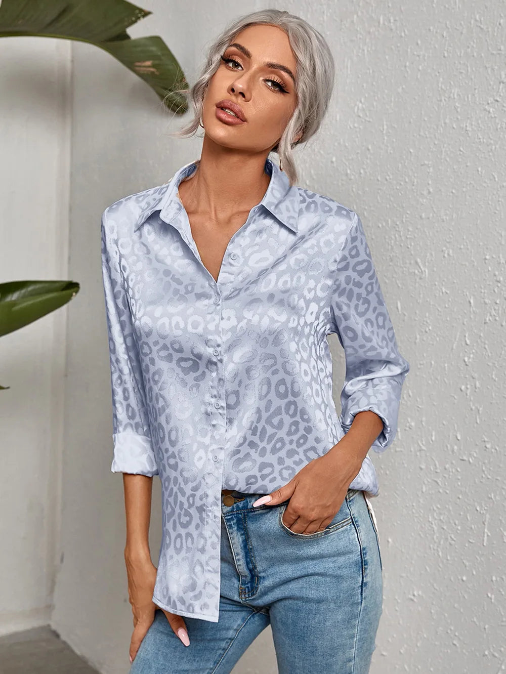 Women's leopard print jacquard blouse